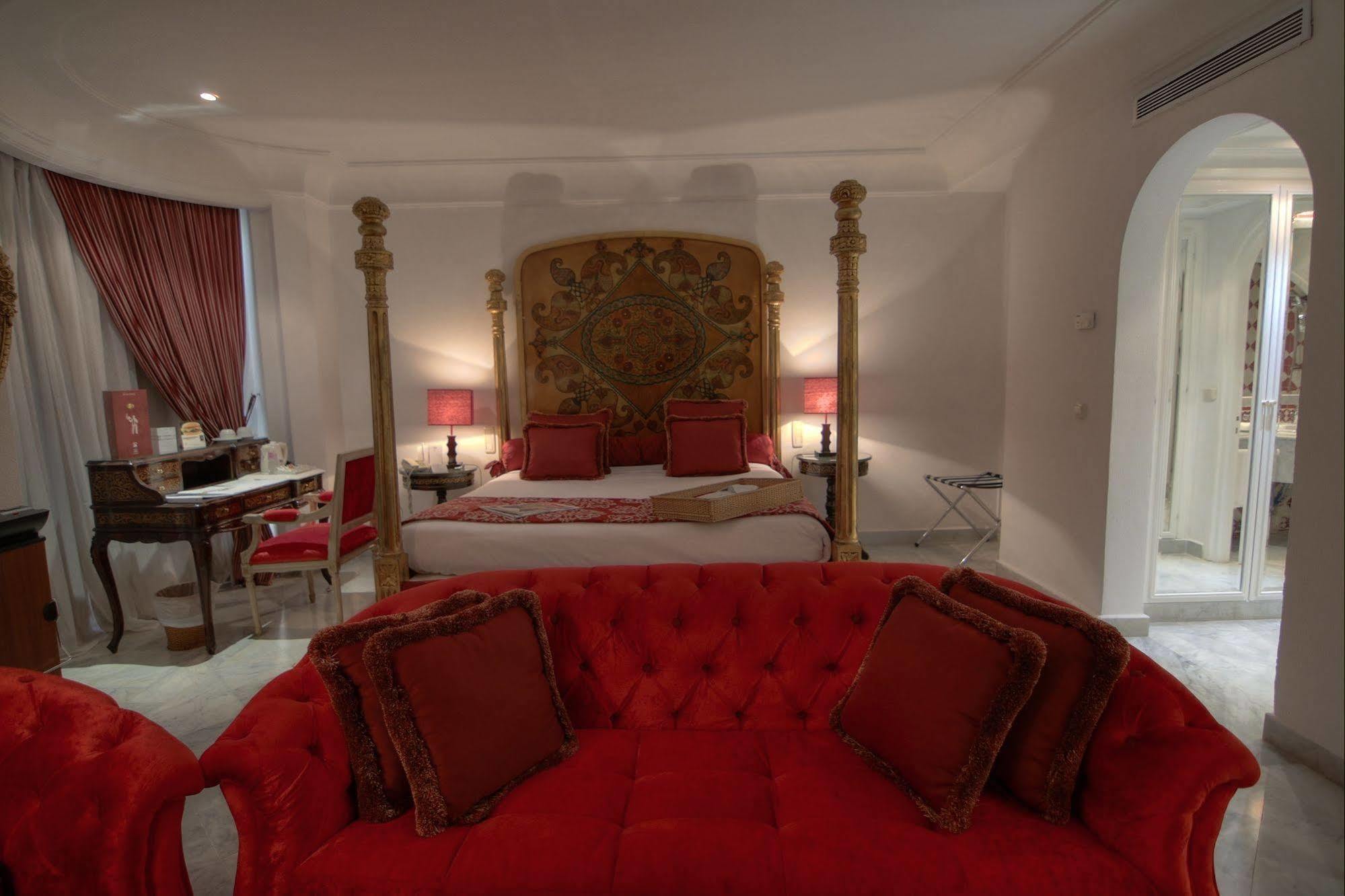 Hotel La Maison Blanche Tunis Buitenkant foto A suite at the Four Seasons Hotel, Madrid