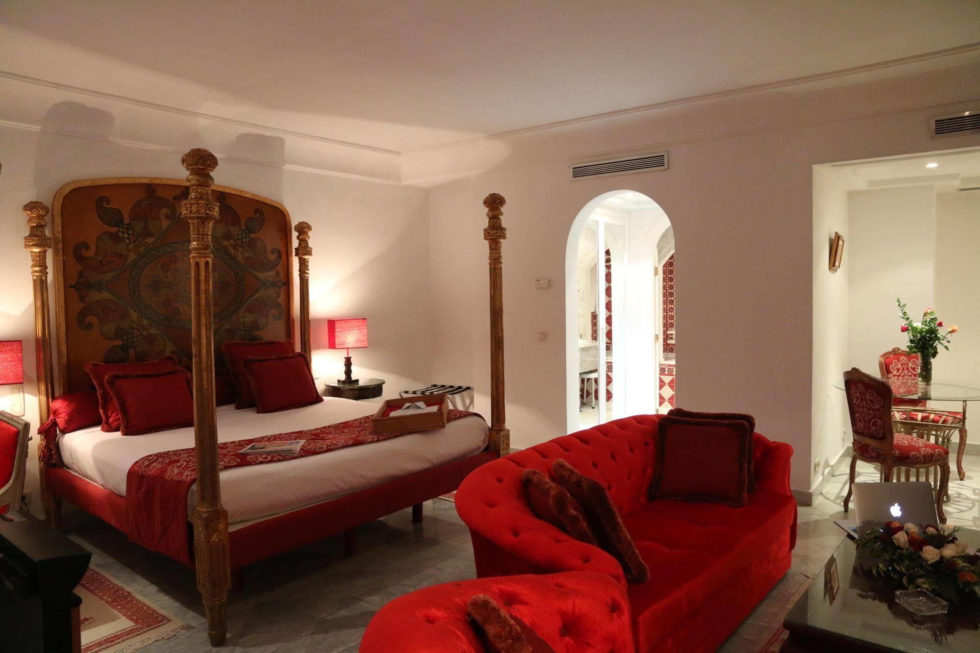 Hotel La Maison Blanche Tunis Buitenkant foto A suite at the hotel