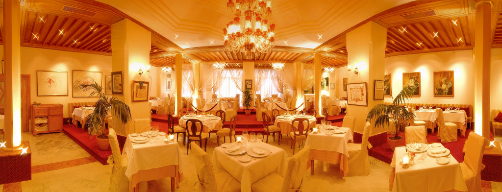 Hotel La Maison Blanche Tunis Buitenkant foto The restaurant