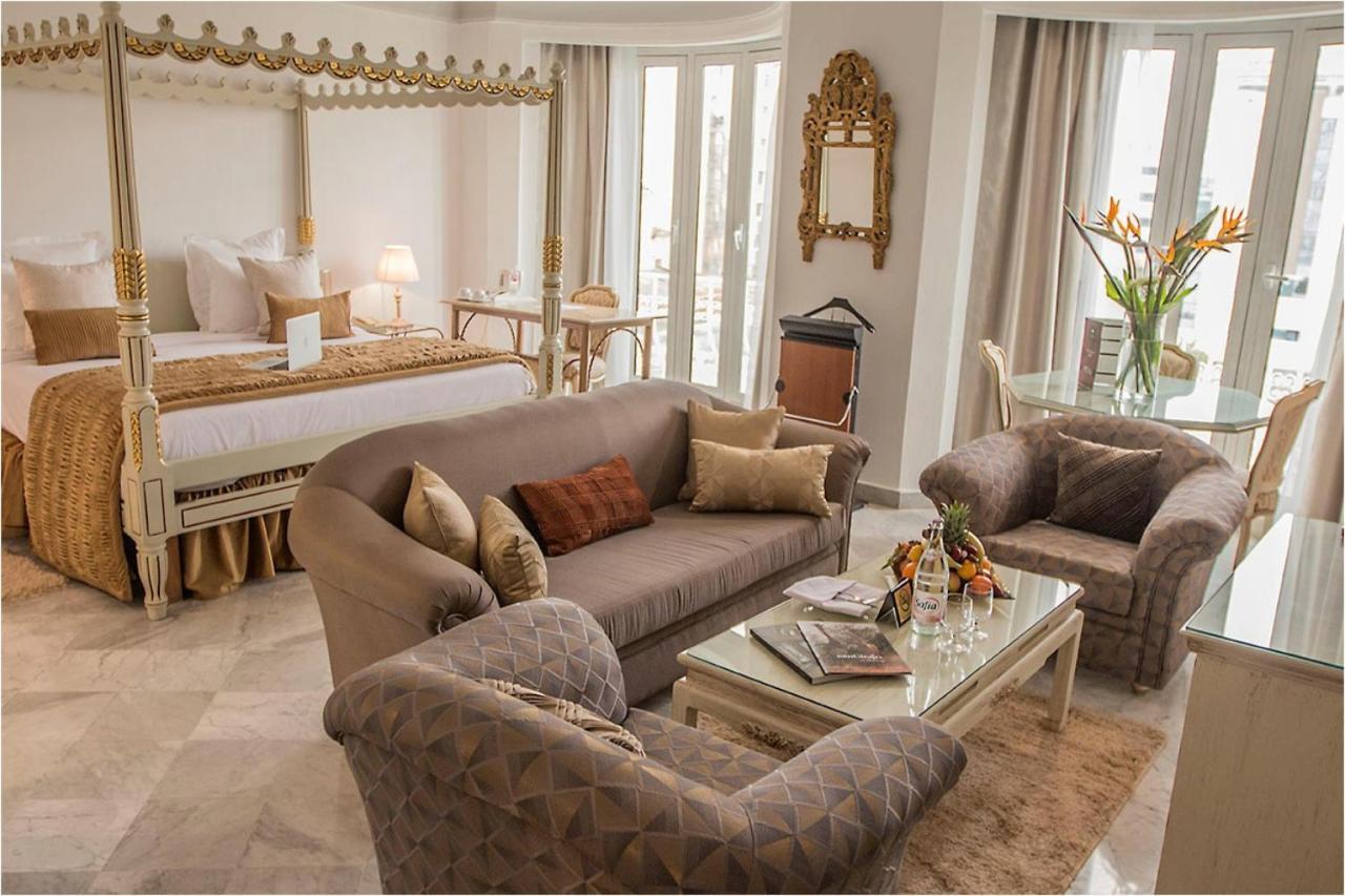 Hotel La Maison Blanche Tunis Buitenkant foto Suite at the Four Seasons Hotel, Paris