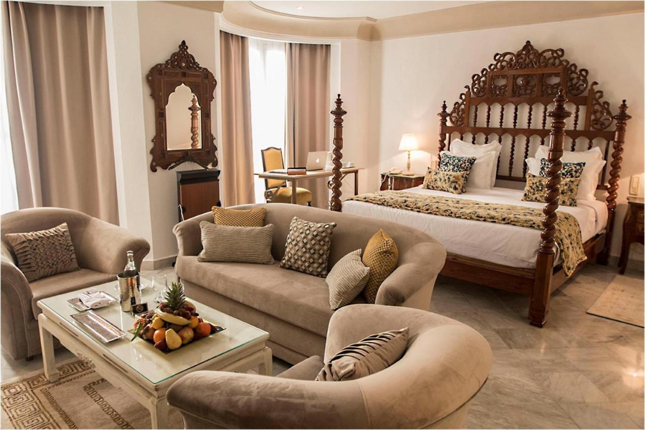 Hotel La Maison Blanche Tunis Buitenkant foto Suite at the hotel